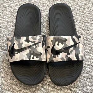 Boys Nike Slides